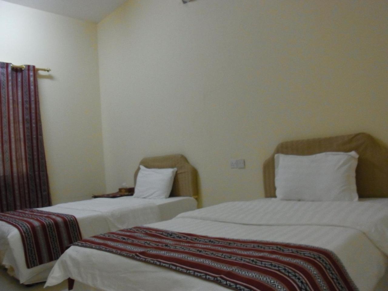 Al Ghazlan Hotel Sinaw Ruddah Exterior foto