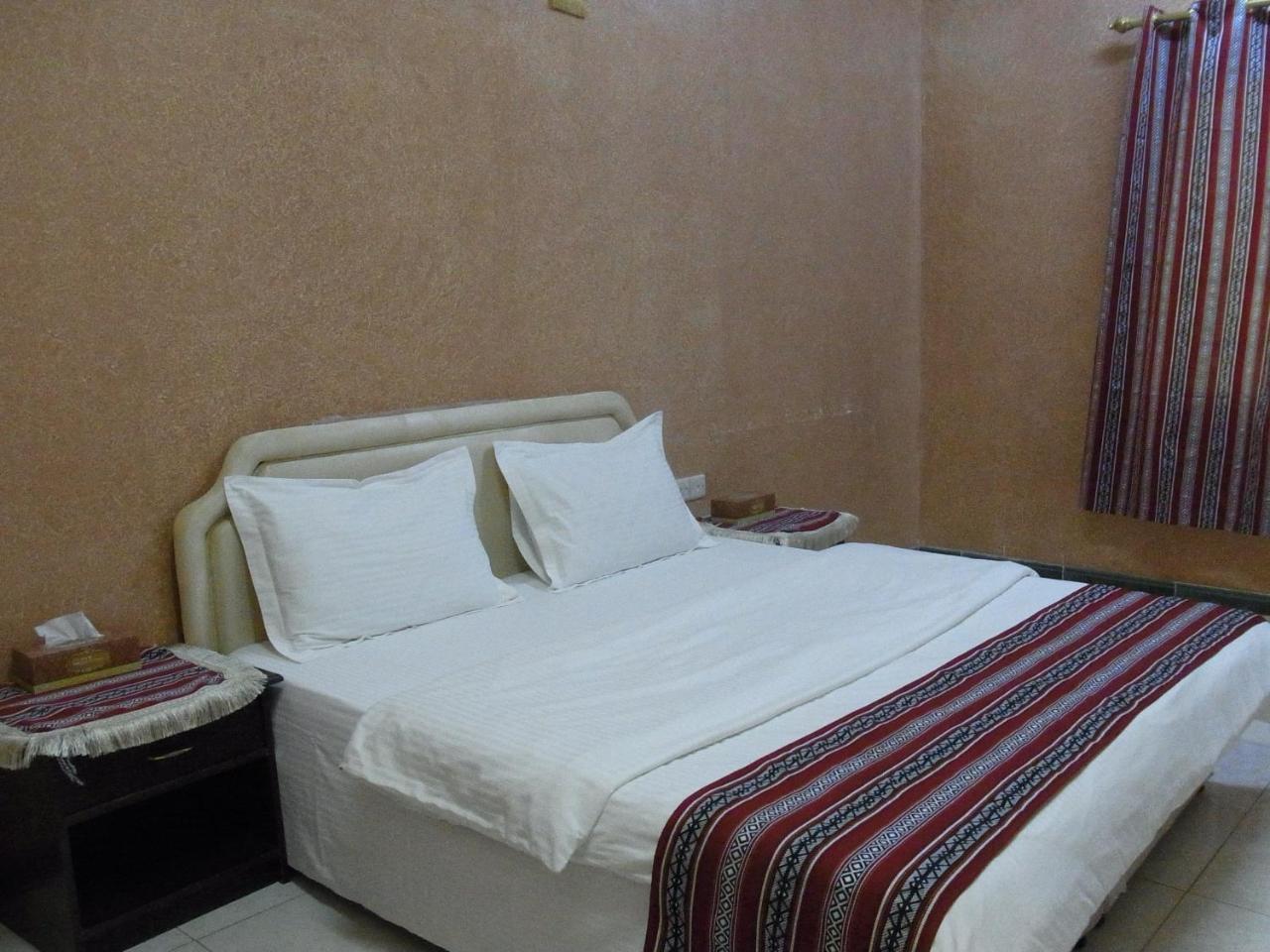 Al Ghazlan Hotel Sinaw Ruddah Exterior foto